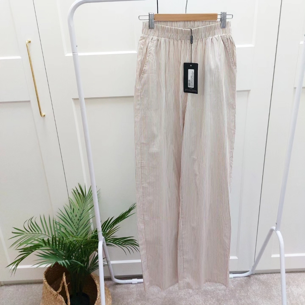 PrettyLittleThing pin striped wide leg trousers size 8 BNWT - Picture 1 of 9